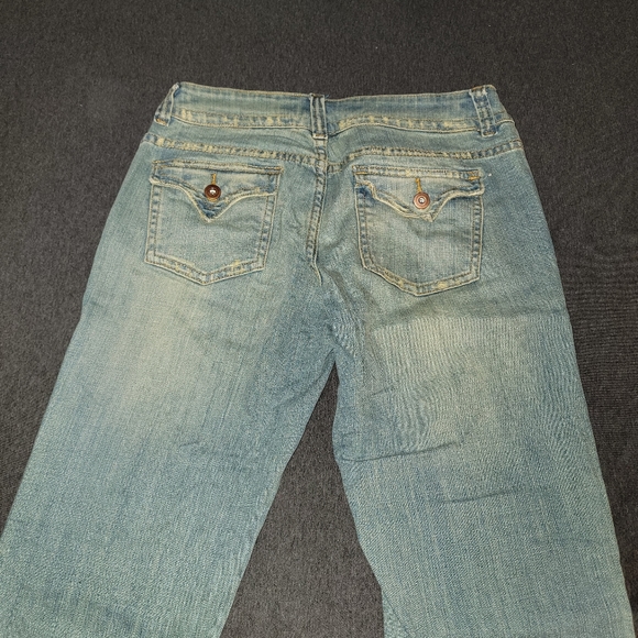 dELiA*s Back Flap Pocket Boot Cut Jean - Size 9/10 - Vintage Light Wash - Picture 6 of 7